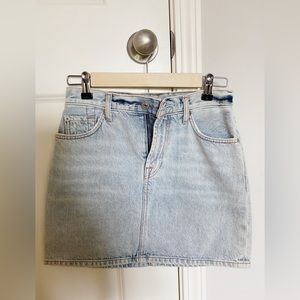Light wash denim jean skirt! Never worn!